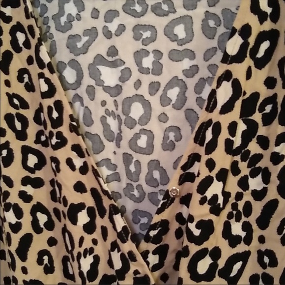 Ava & Viv faux wrap animal print top - Picture 4 of 6